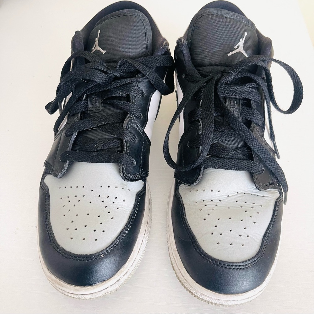 Youth size 6.5 low Nike Dunks-Shadow toe